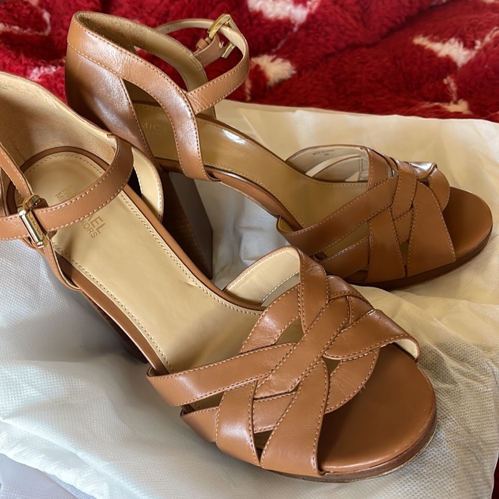 MICHAEL Michael Kors Heels - Picture 2 of 5